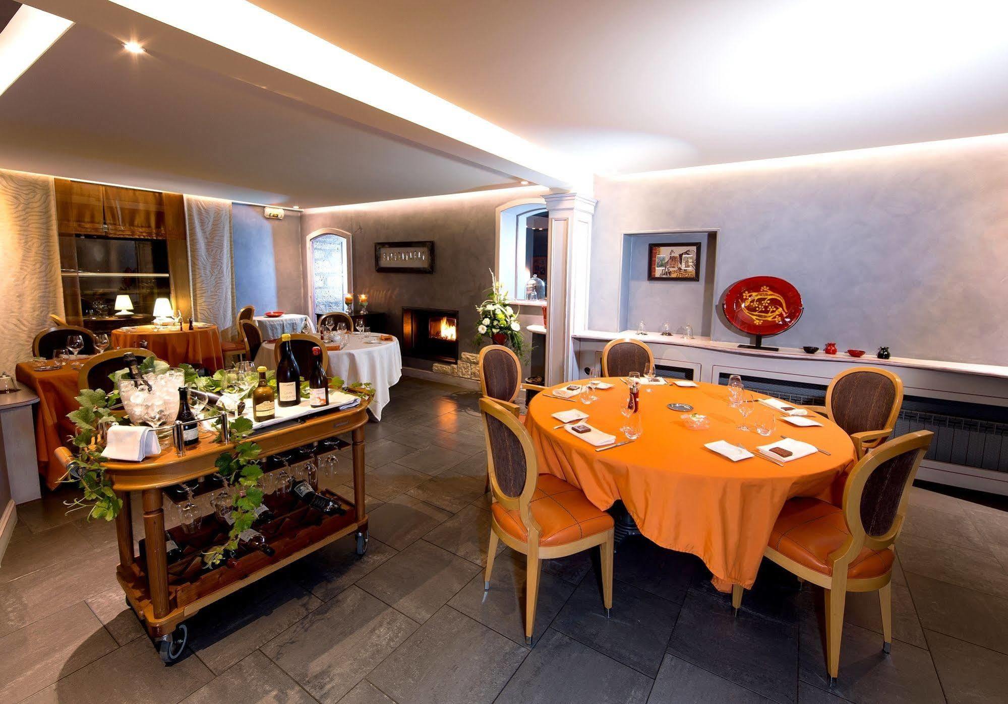 Hotel Auberge De Chavannes Courlans ภายนอก รูปภาพ